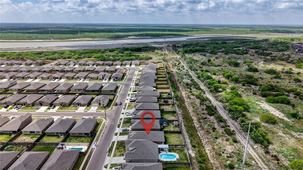 8113 Cattlemen Dr, Corpus Christi, TX 78414 — photo 2
