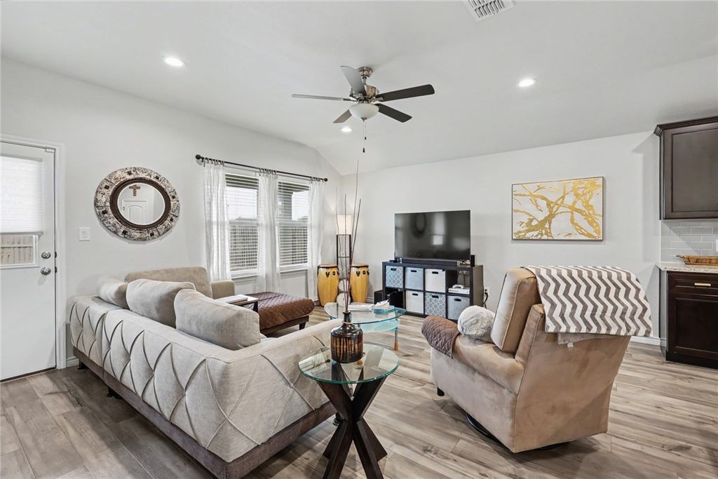 8113 Cattlemen Dr, Corpus Christi, TX 78414 — photo 4