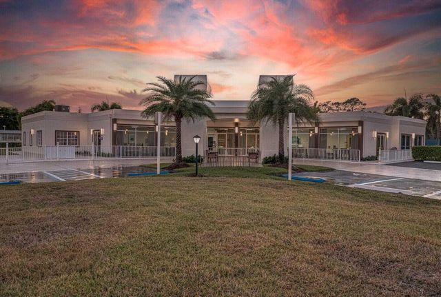 8886 Princess Donna Court, E-31, Boynton Beach, FL 33436