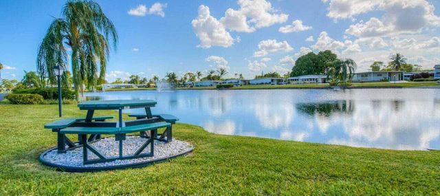 8886 Princess Donna Court, E-31, Boynton Beach, FL 33436