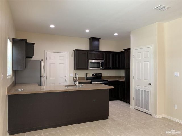 2706 E Garfield Avenue 3, Mission, TX 78573