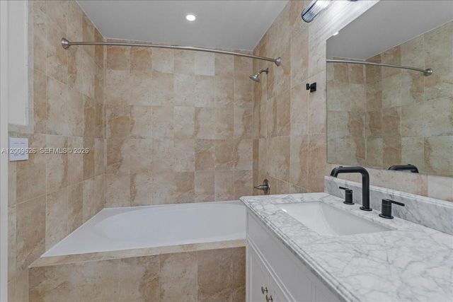 3737 Alcantara Ave D-81, Doral, FL 33178