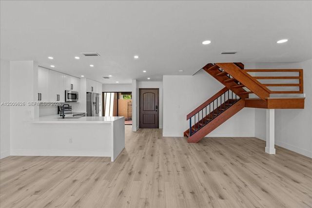 3737 Alcantara Ave D-81, Doral, FL 33178