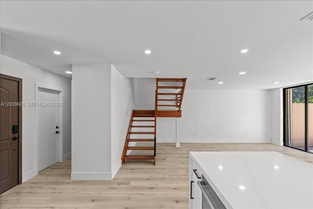 3737 Alcantara Ave D-81, Doral, FL 33178