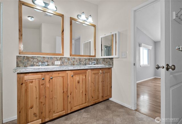 4264 Lakeview Lane SE, Lacey, WA 98503