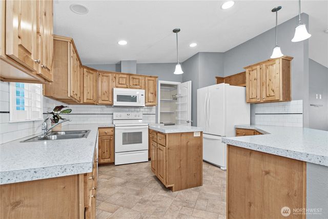 4264 Lakeview Lane SE, Lacey, WA 98503