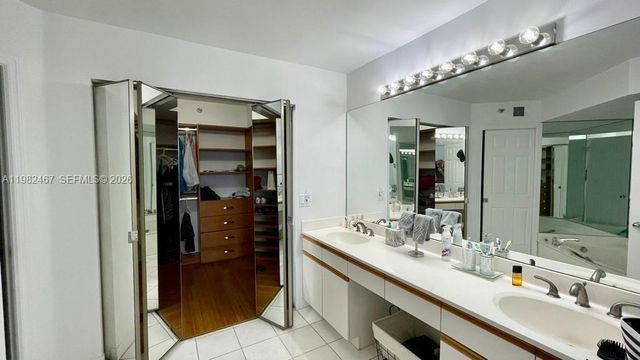 3500 Mystic Pointe Dr 3103, Aventura, FL 33180