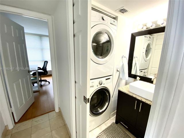 3500 Mystic Pointe Dr 3103, Aventura, FL 33180