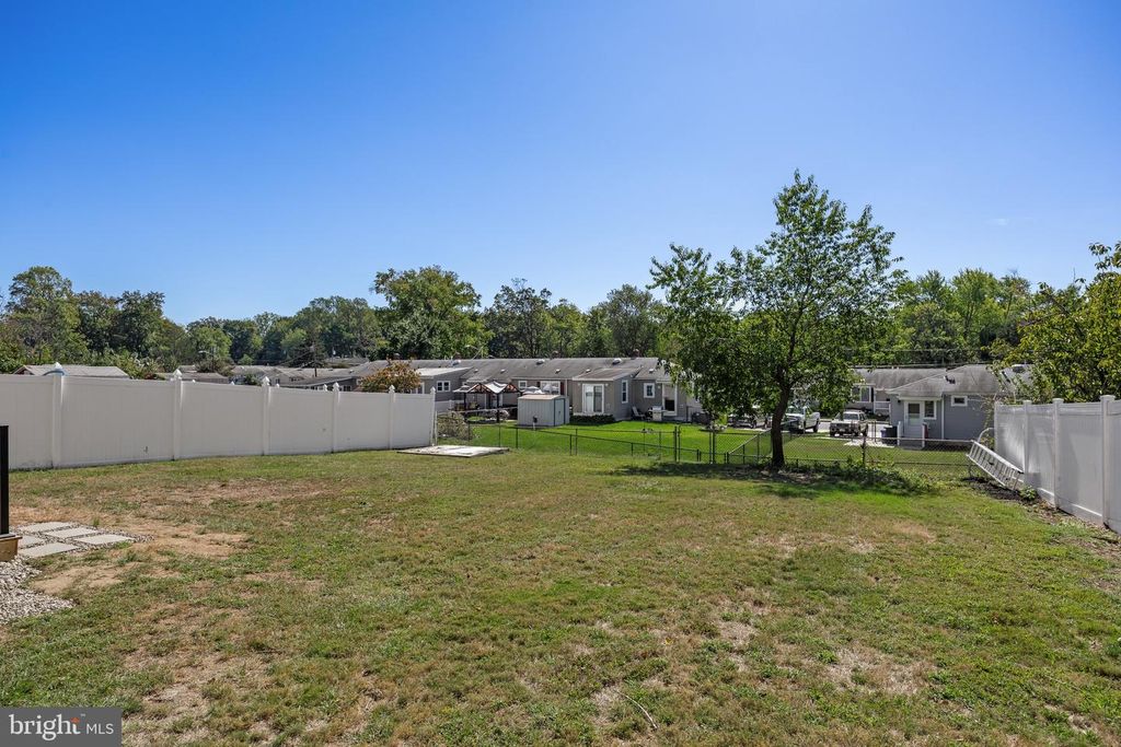 777 DEVENNEY DR, Bellmawr, NJ 08031