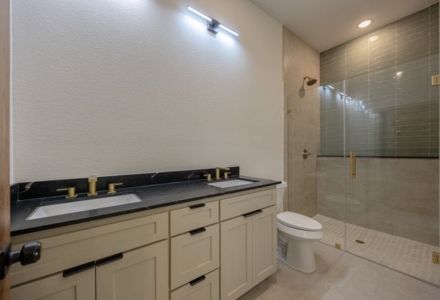 816 Glen Garden, Fort Worth, TX 76104