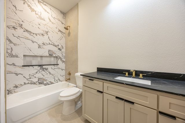 816 Glen Garden, Fort Worth, TX 76104