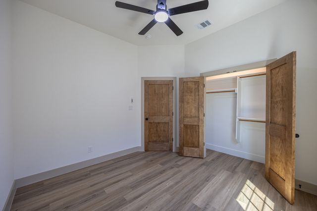 816 Glen Garden, Fort Worth, TX 76104