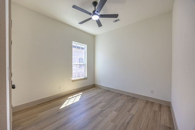 816 Glen Garden, Fort Worth, TX 76104