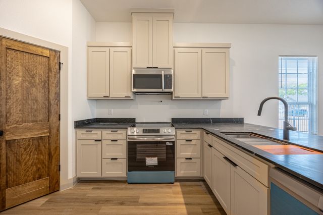 816 Glen Garden, Fort Worth, TX 76104