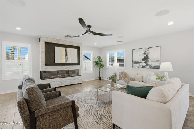 5130 E BANNOCK Street, Phoenix, AZ 85044