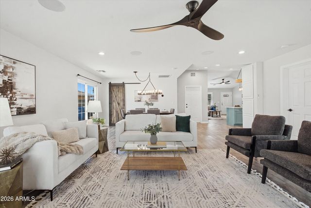 5130 E BANNOCK Street, Phoenix, AZ 85044