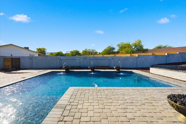 5130 E BANNOCK Street, Phoenix, AZ 85044