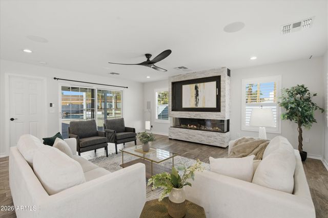 5130 E BANNOCK Street, Phoenix, AZ 85044
