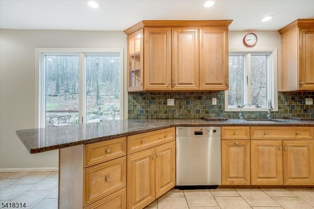 67 Frog Hollow Rd, Tewksbury Twp., NJ 07830