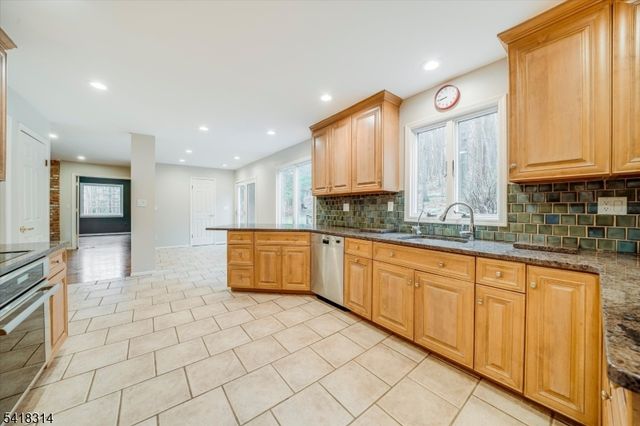 67 Frog Hollow Rd, Tewksbury Twp., NJ 07830