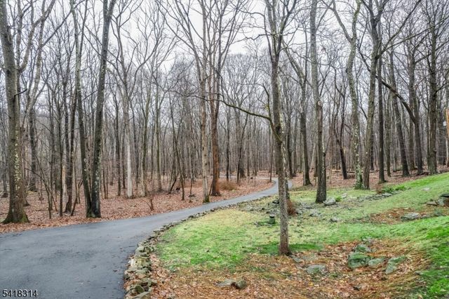 67 Frog Hollow Rd, Tewksbury Twp., NJ 07830