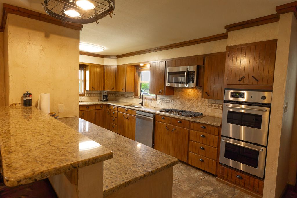 Image 11 of property listing at 817 County Road 130, Ballinger, TX 76821