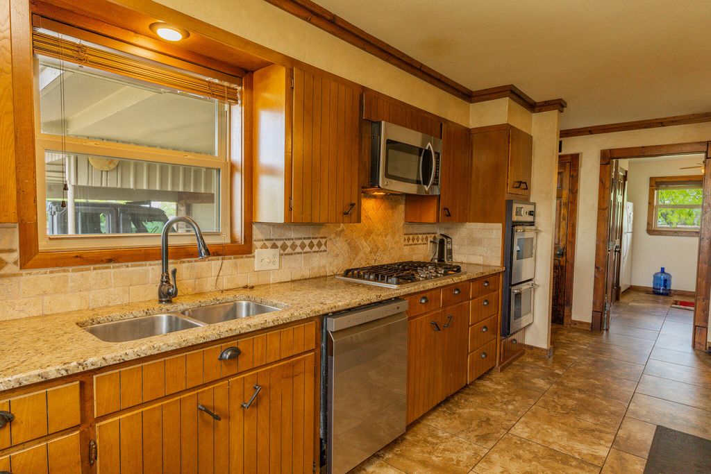 Image 13 of property listing at 817 County Road 130, Ballinger, TX 76821