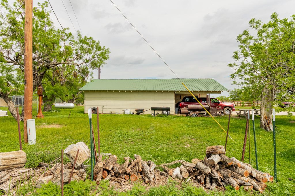 Image 64 of property listing at 817 County Road 130, Ballinger, TX 76821