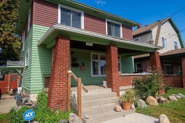907 Burton Street, Wyoming, MI 49509