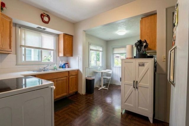 907 Burton Street, Wyoming, MI 49509