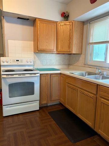 907 Burton Street, Wyoming, MI 49509