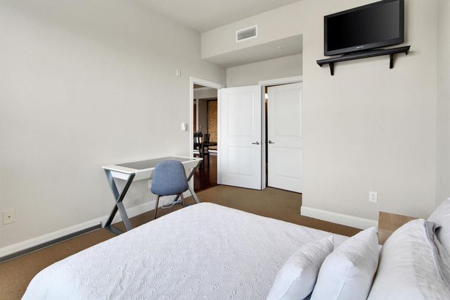 300 St Joseph Parkway 318, Houston, TX 77002