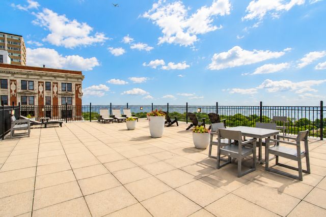 4980 N Marine Drive 1431, Chicago, IL 60640