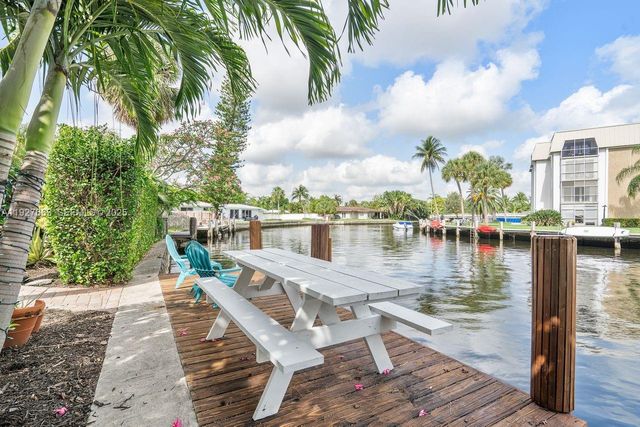 2837 NE 17th Ave, Wilton Manors, FL 33334