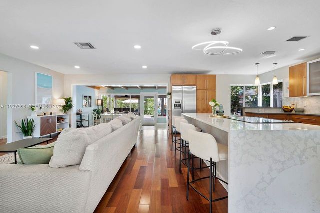 2837 NE 17th Ave, Wilton Manors, FL 33334