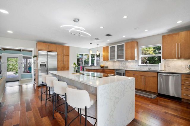 2837 NE 17th Ave, Wilton Manors, FL 33334