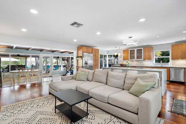 2837 NE 17th Ave, Wilton Manors, FL 33334