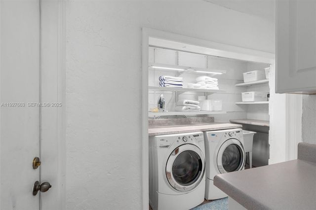 2837 NE 17th Ave, Wilton Manors, FL 33334