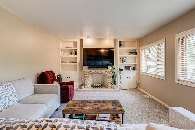 5558 Foxrun Court, Cincinnati, OH 45239