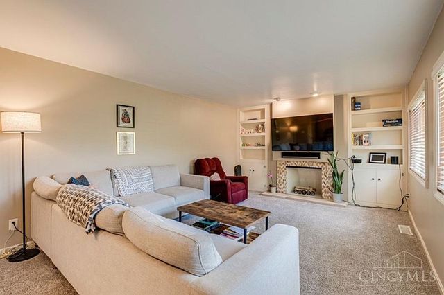 5558 Foxrun Court, Cincinnati, OH 45239
