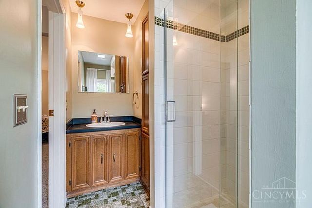 5558 Foxrun Court, Cincinnati, OH 45239