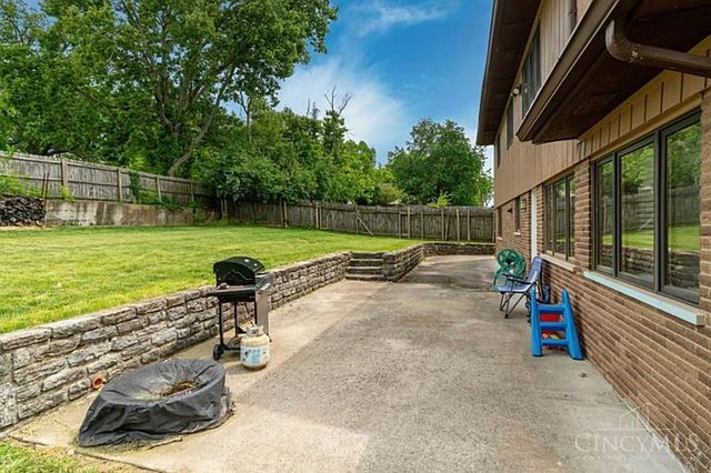 5558 Foxrun Court, Cincinnati, OH 45239