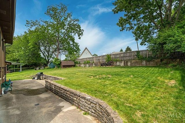 5558 Foxrun Court, Cincinnati, OH 45239