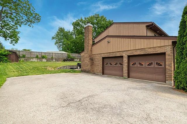 5558 Foxrun Court, Cincinnati, OH 45239
