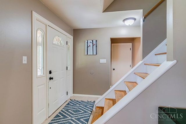 5558 Foxrun Court, Cincinnati, OH 45239
