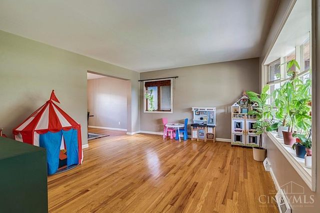 5558 Foxrun Court, Cincinnati, OH 45239