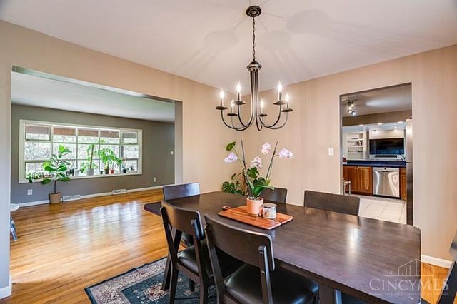 5558 Foxrun Court, Cincinnati, OH 45239