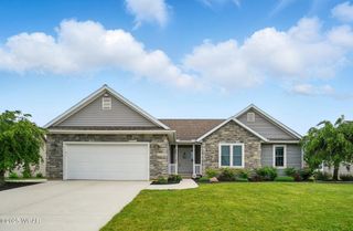 1810 Rosewood Drive, Wapakoneta, OH 45895
