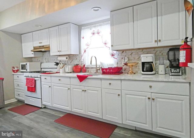 310 STATE ST, Penns Grove, NJ 08069