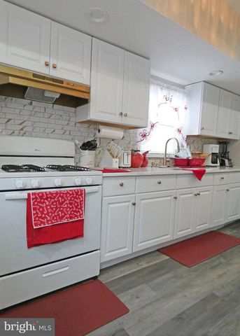 310 STATE ST, Penns Grove, NJ 08069